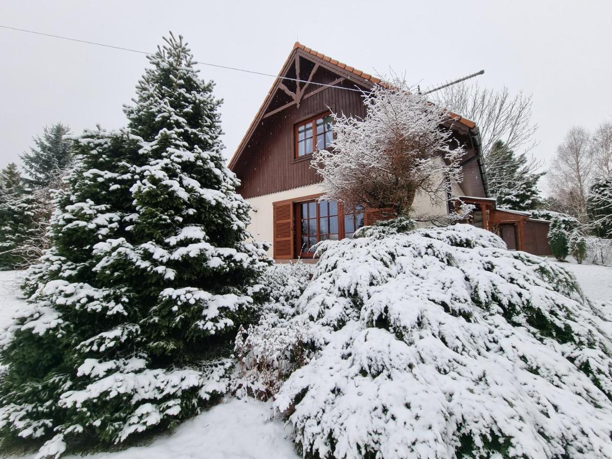 Вилла Naszjestwasz Gorki Male  Экстерьер фото